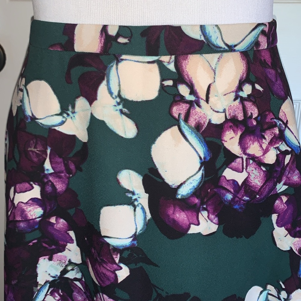 Banana Republic Bold floral midi skirt - Picture 2 of 6